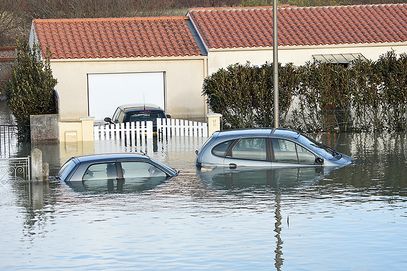 découvrez notre assurance habitation spécialisée en protection contre les inondations. protégez votre foyer et vos biens avec une couverture adaptée à vos besoins, pour vivre sereinement face aux imprévus.