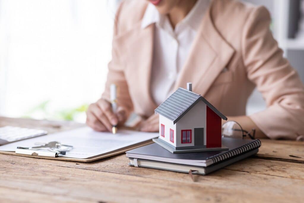 découvrez des solutions d'assurance habitation abordables qui protègent votre domicile sans alourdir votre budget. comparez nos offres pour trouver la couverture idéale qui répond à vos besoins.