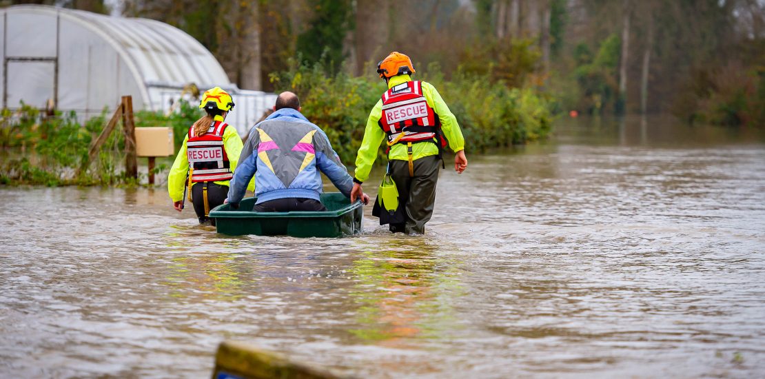 découvrez comment choisir et gérer vos assurances après inondations pour protéger efficacement vos biens et faciliter vos démarches de remboursement.