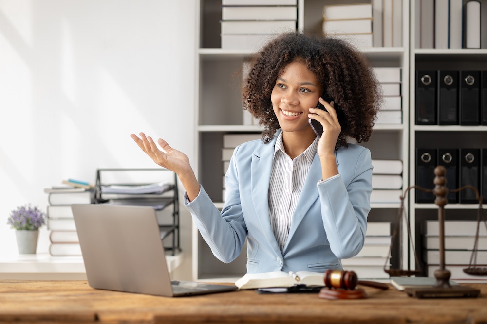 révision urgente des contrats : assurez-vous que vos accords sont à jour et conformes pour éviter tout risque juridique.
